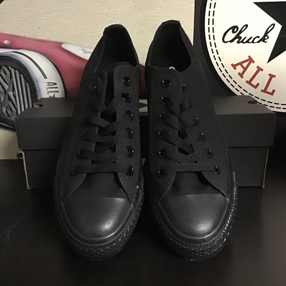 Converse Women's Chuck Taylor Black Low Top - Picture 3 of 7